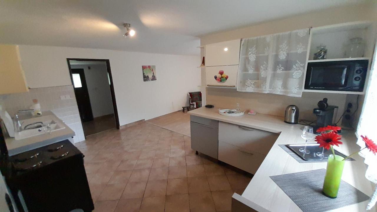 La Prairie Villa Korenica Bagian luar foto
