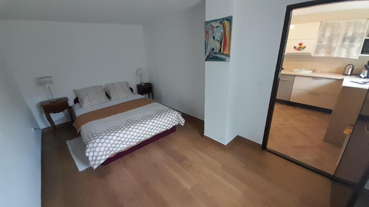 La Prairie Villa Korenica Bagian luar foto